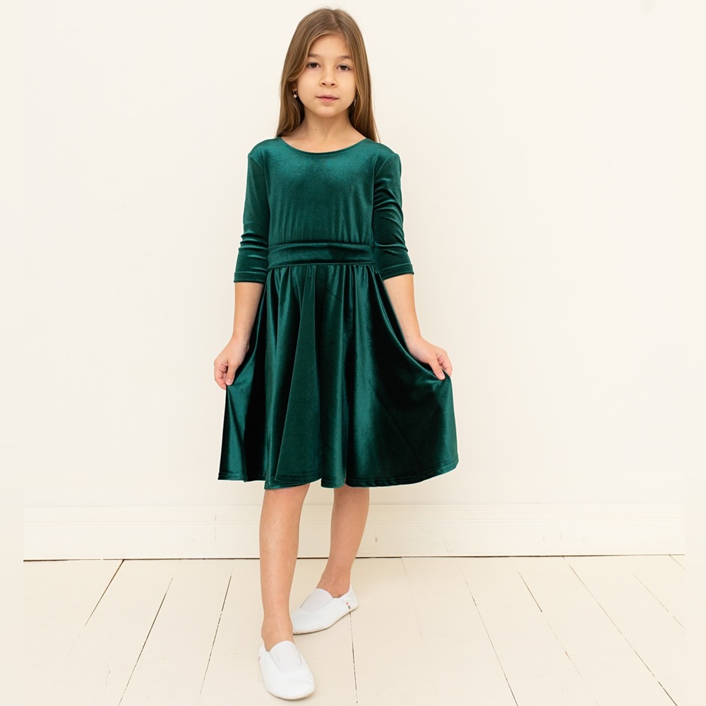 ❗️NEW❗️Emerald Green Velvet A Line Midi Girls Dress